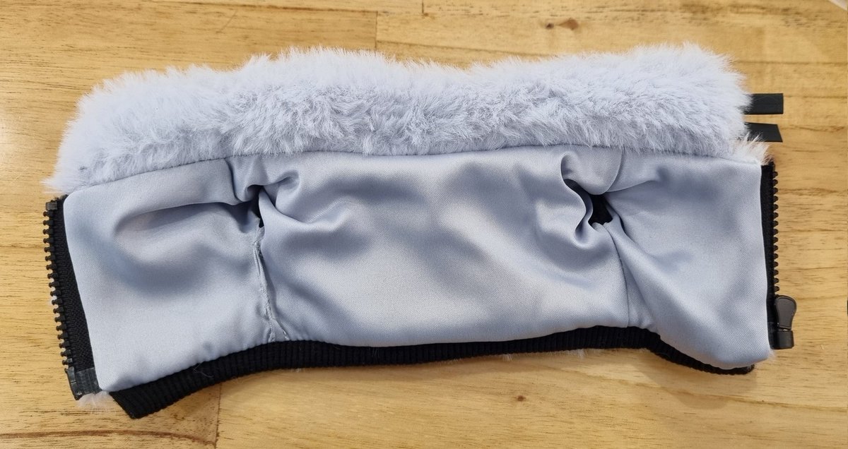 복슬원단부터 안감소매 마감처리까지 진짜 디테일 맛집이예요 샵주님이 엄청 꼼꼼하시고 신경 많이 쓰는거 같아요