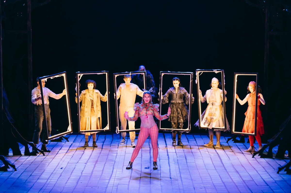 You may be wondering if we are putting on a show this Christmas?
We are really sorry but we have decided to take a rest this year BUT we hope to be back very soon - Until then we wish you a very happy, safe and peaceful Christmas 🎄 

Best wishes from all at TRUESTORY x