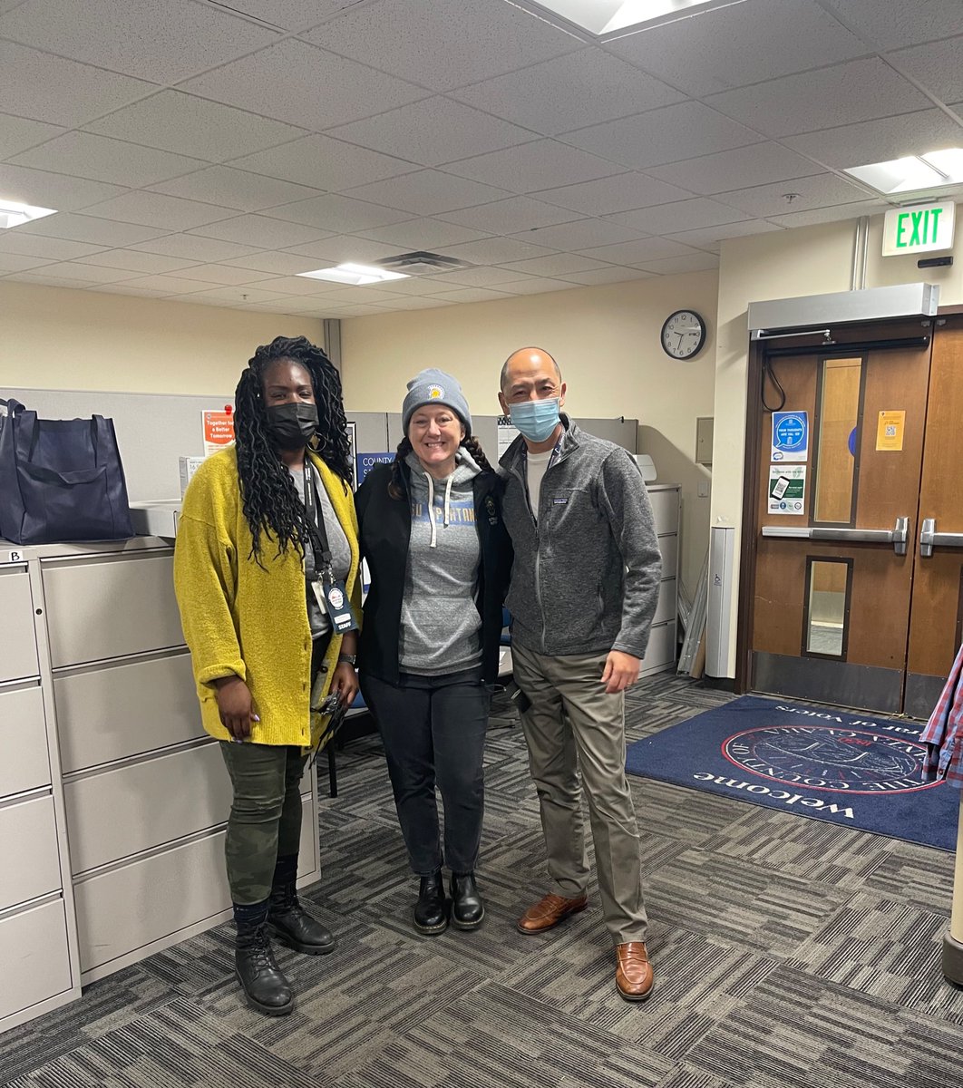 SJSUvotes's tweet image. Thank you to the election workers who protect democracy! We brought candy and thank you notes to the ROV office for #ElectionHeroDay! #sjsuvotes @sccvote @sjsu