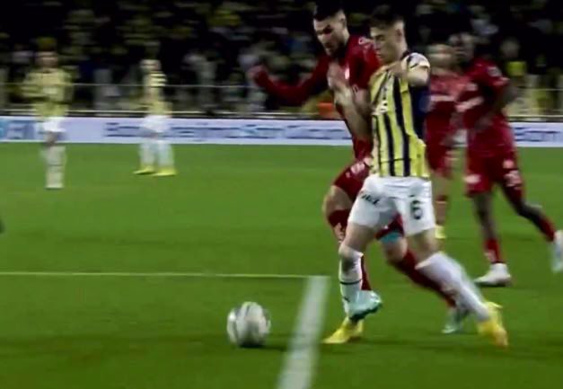 baybora05's tweet photo. Nasıl kazandığınız ortada...Adından Atatürkçü demokrat geçinir, söz konusu Fenerbahçe oldu mu gerçek yüzü ortaya çıkar... 
Bari kötü düşüncelerinizi Atatürk ile maskelemeyin... https://t.co/yU2b8sZ5F0