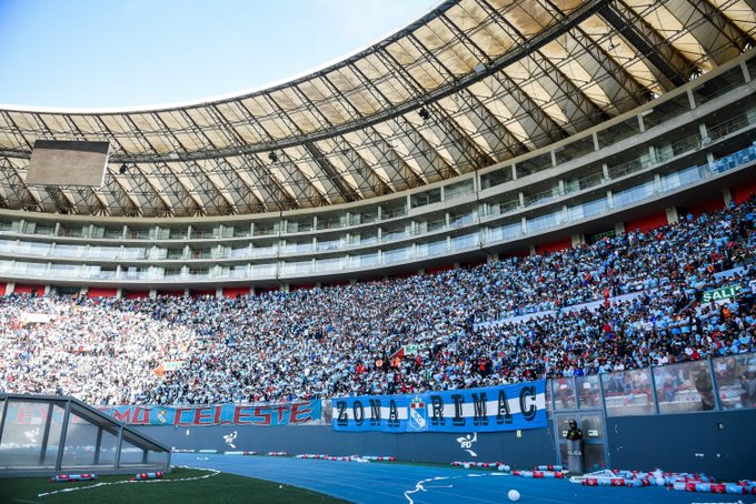 Fg-0KwAXgAAK1SH?format=jpg&name=small Tensión en La Florida: hinchas de Cristal irrumpen para exigir respuestas al plantel y directiva