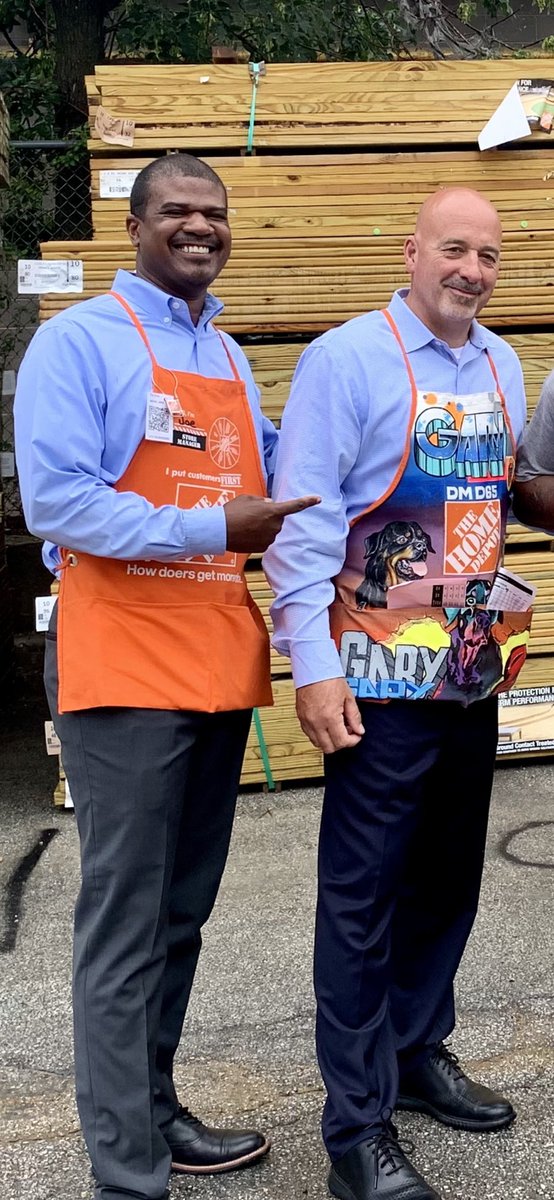 Congratulations to Joe Becton on a well deserved promotion to District Manager. Second consecutive promotion out of 47th & Western. @1986homedepot @Manny_CubFan @LilyGSV @LemmaTony @MikeRousek @BejnaJim @trush_bob