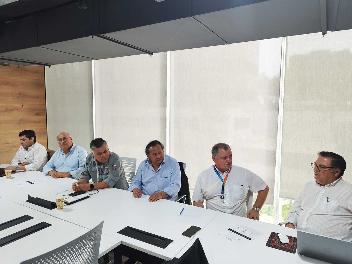 🗳️INFORMAMOS: Tras votación realizada por las y los dirigentes sindicales asociados a <a href="/Fenatrapech_/">Fenatrapech</a> , ha sido elegido <a href="/NolbertoDiaz/">Nolberto Díaz Sánchez</a> como candidato para representar a nuestra federación en la elección del nuevo Director Laboral de <a href="/Enap_Informa/">Enap</a>, a realizarse en marzo de 2023.