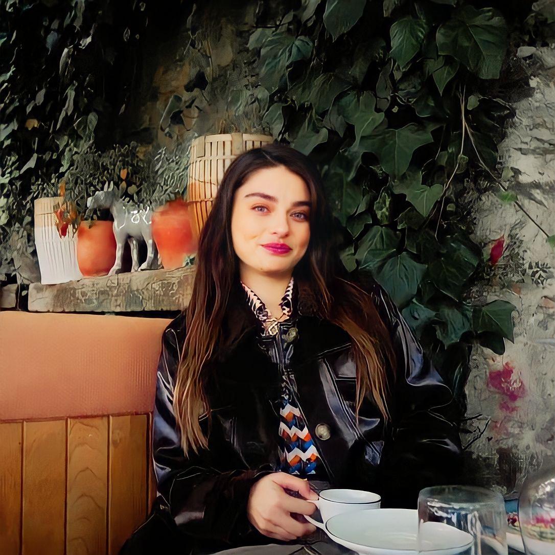 - #AyçaAyşinTuran :
𝖳𝗁𝗂𝗌 𝖿𝖺𝖼𝖾 𝗂𝗌 𝗆𝗒 𝗅𝗂𝖿𝖾 🫂😩.