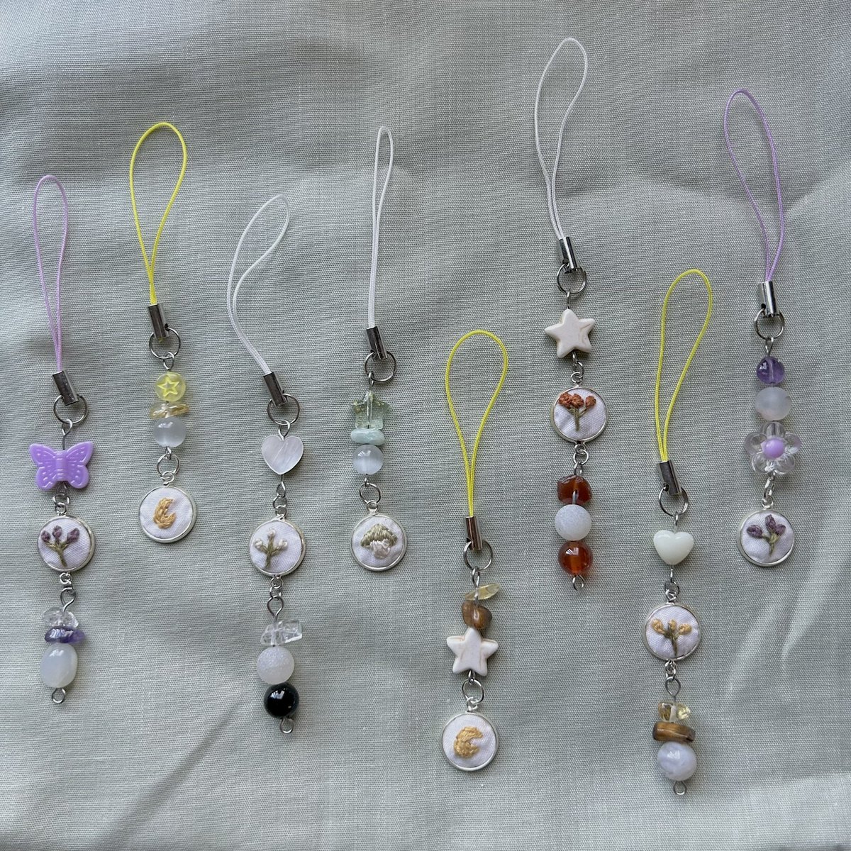 thepeachstitch's tweet photo. lots of cute handmade goodies available for your early holiday gift-giving needs! 🫶🏻 @kofi_button #kofichallenge https://t.co/Vc3cBTcXD5 https://t.co/sKFY4c0UZC