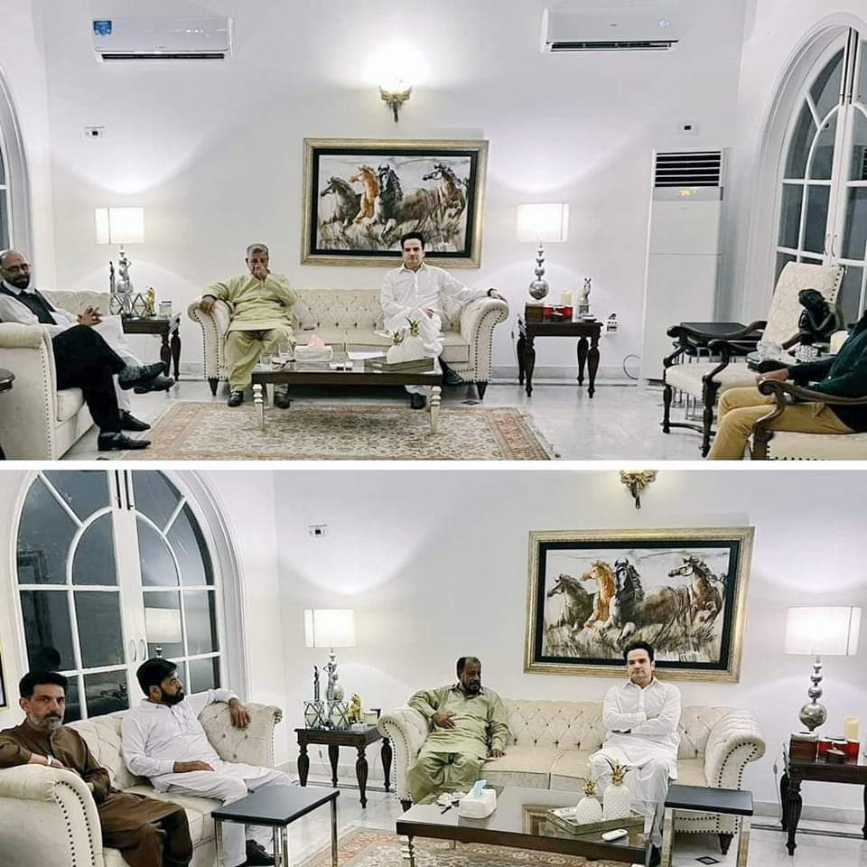 TEAMALIRASHIDP1's tweet photo. سابق ایم این اے علی راشد کی صدر ڈسٹرکٹ کورنگی جناب جاوید شیخ سے ملاقات،جس کے بعد صدر سٹی ایریا کورنگی جناب طاہر خان،پی پی پی کے دیگر عہدیداران اور کونسلرز سے ملاقات کی۔ترقیاتی کاموں، سیاسی سرگرمیوں اور آنے والے انتخابات سمیت مختلف امور زیر بحث آئے
@SaeedGhani1 @AliRashidPPP https://t.co/aVxBaSV9Al