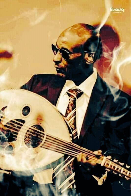 MohamedElAmeen_'s tweet photo. أقابلك وكُلِّي حنِّية وأخاف من نَظرَتك ليَّا..
وأخاف شُوق الُمُر كلُّو يفاجئك يوم في عينيَّا.. https://t.co/Gm5eJmtBXY