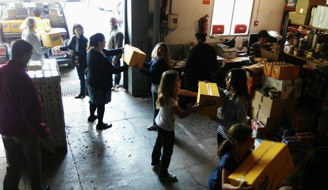 Que la cadena solidaria no pare, #dona alimentos! 
Ya nos conoces, en aaqua.es te decimos cómo. 

#ayudanos a #ayudar <a href="/Aaqua_es/">Ayudar a quien Ayuda</a>