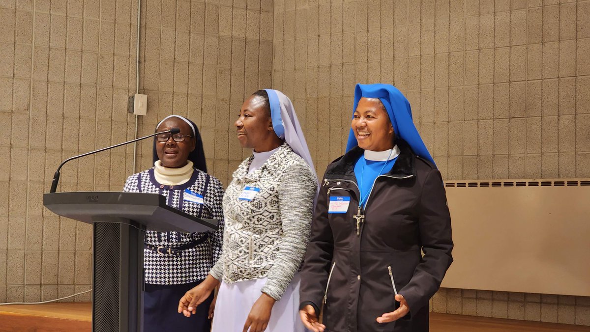 MillerCenterHC's tweet image. We had a great time co-sponsoring the Interfaith Open-Mic and Potluck Dinner Night with @bcstm and @BTheological at Boston College this past Thursday!