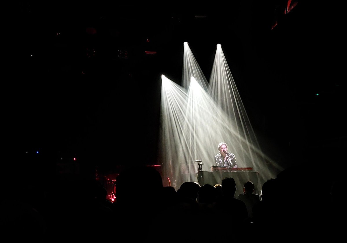 Another great set from @EdHarcourt, opening the show for <a href="/theafghanwhigs/">The Afghan Whigs</a> at Koko last night, the final show of the tour. Thanks, Ed, for your beautiful sets on this tour. #edharcourt #theafghanwhigs