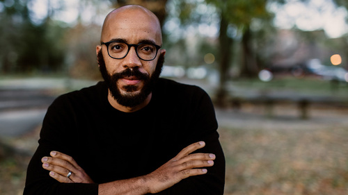 Clint Smith, award-winning author and staff writer for <a href="/TheAtlantic/">The Atlantic</a>, will speak at 5 p.m. Wednesday (Nov. 9) at the <a href="/MorrisInnND/">Morris Inn</a>. Free and open to the public.
news.nd.edu/news/award-win…