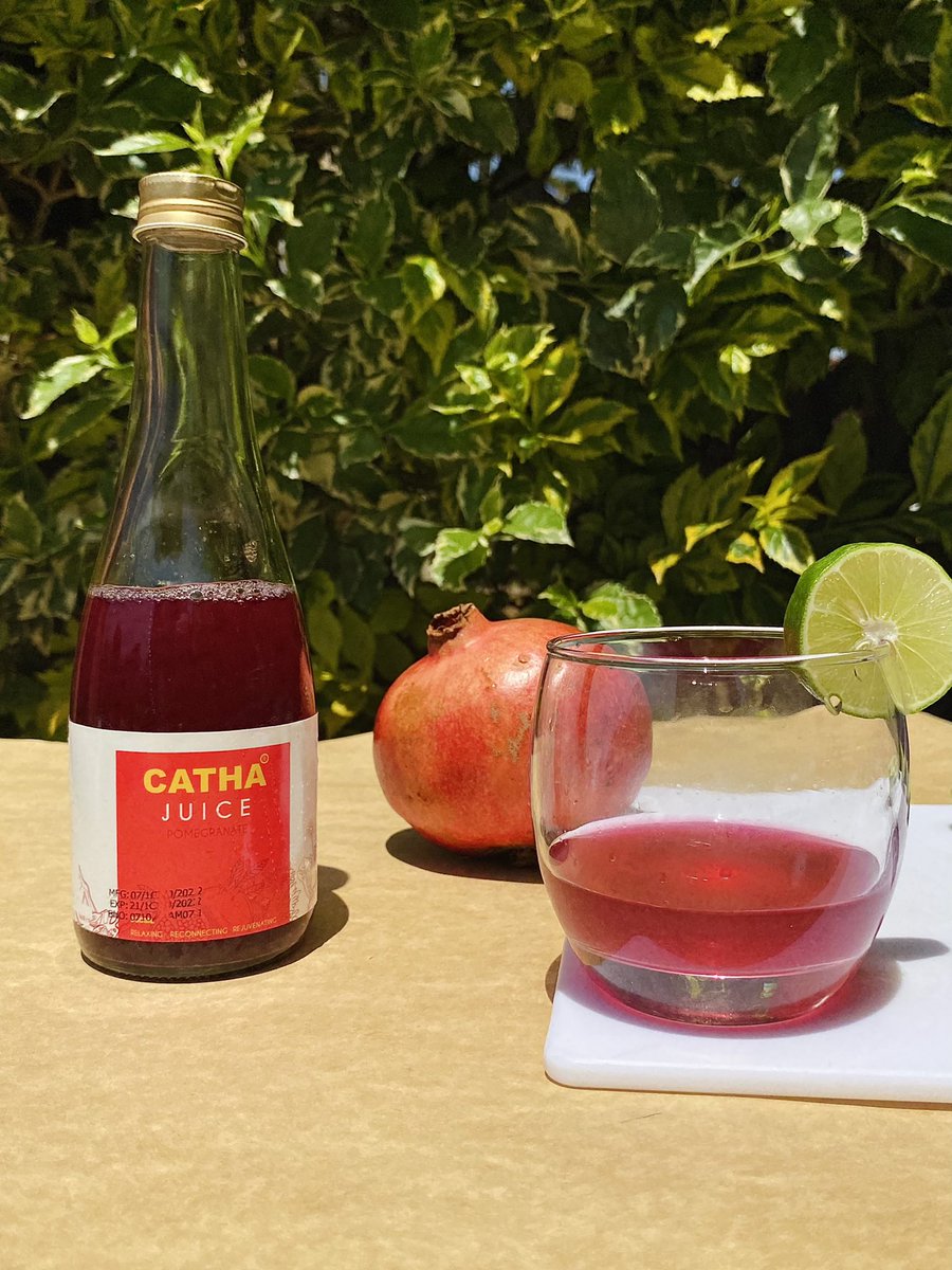 uzima_network's tweet photo. We came up with a taste having the those with sweet teeth in mind. Our new Catha Juice Pomegranate flavour not only tastes good but also packs a punch of beneficial nutrients from the pomegranate fruit. 

750ml Kshs 1600
330ml Kshs 800

DM / Call us on +254793034472 to order https://t.co/F9QhKVaSgG