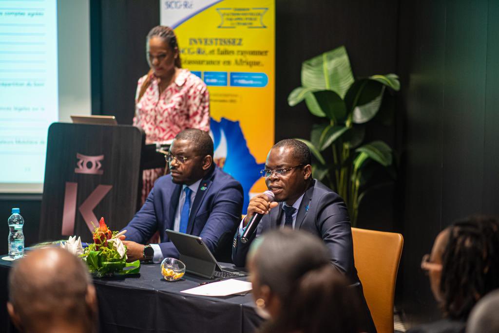 mickhail_ndong's tweet photo. Après l’étape nationale de son #roadshow d’information sur son opération d’Appel Public à l’Épargne, la @SCG_Re est actuellement en tournée auprès des pays de la zone #CEMAC.

✅ Jusqu’au 30 novembre, vous avez la possibilité de devenir actionnaire de la SCG-Ré. 

📸📍 Douala https://t.co/1wtxz7EcnV
