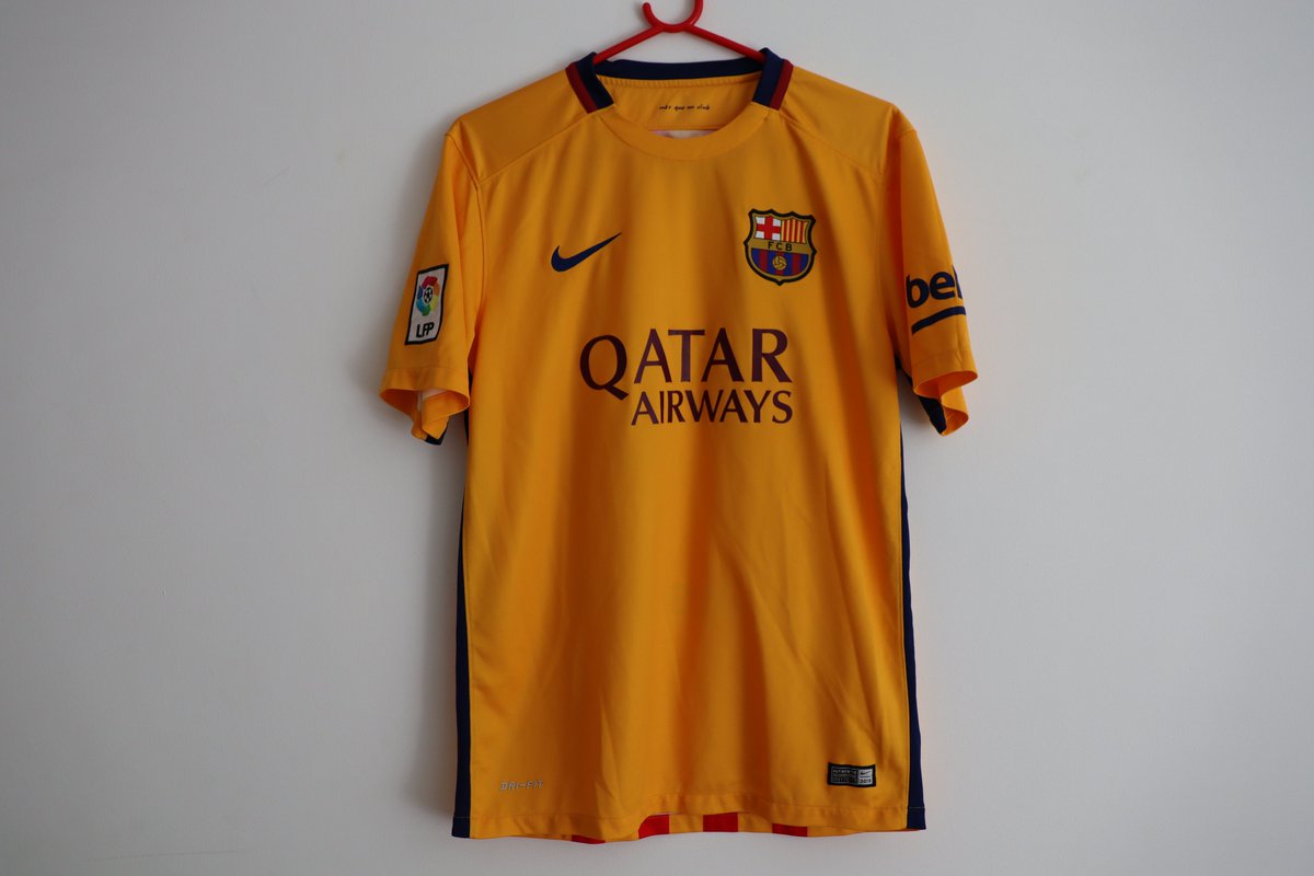 B18Tsubasa's tweet photo. @shirt_x Team: Barcelona  Season: 2015/2016 
Type: Away  Name: Neymar
Size: M  Condition: 9/10
Cost: 70€ / 60£

Team: Bayer Leverkusen  Season: 2001/2002
Type: Home  Name: Placente
Size: L  Condition: 8/10
Cost: 77€ / 65£

https://t.co/W7Ij9a4tmw https://t.co/hkSbIYs7Ty