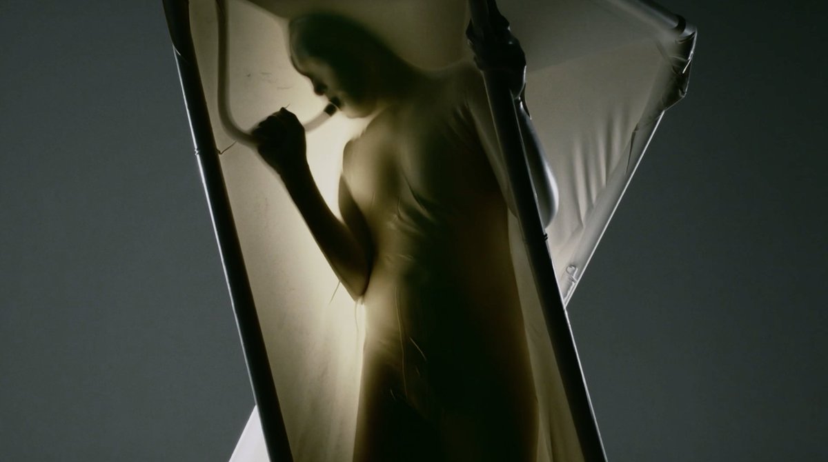 ❌❌❌ In love with @electricadam's phenomenal latex and performance work and the stunning way it is filmed in Bound by Rapture, directed by Ronald Lane ❌❌❌ Screening November 17th - 19th during @londonfetishfilmfestival
#2022 #kink #fetishfilm #latex #performanceart