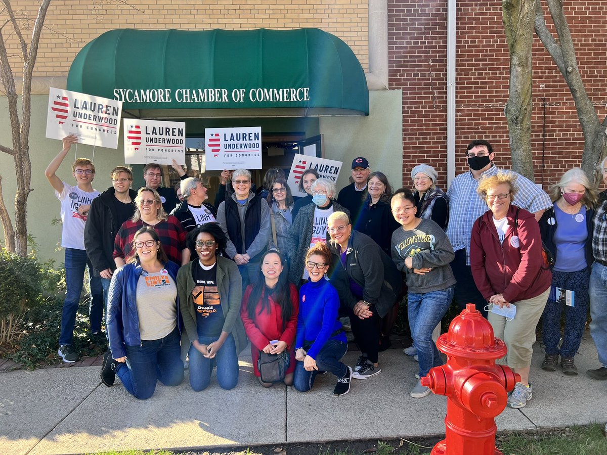 Thank you so much for canvassing with Lauren Underwood and Linh Nguyen yesterday! You are the informed citizens who will protect and defend our democracy! You understand that “citizen” is not a status or a document, but a set of responsibilities! #MondayMorning #monday #Midterms