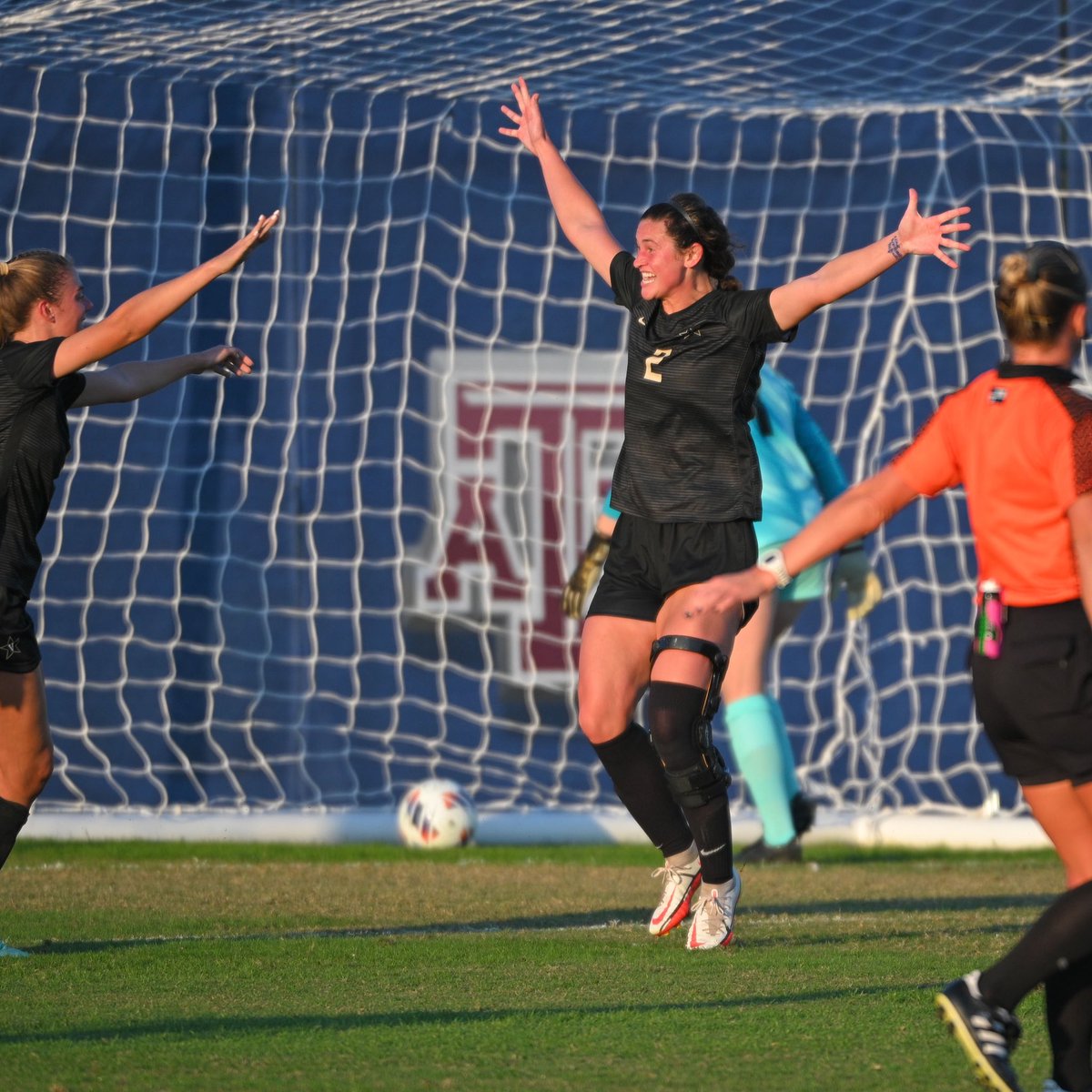 VandySoccer's tweet photo. 𝙎𝙀𝘾 𝘼𝙡𝙡-𝙏𝙤𝙪𝙧𝙣𝙖𝙢𝙚𝙣𝙩 𝙏𝙚𝙖𝙢

⚓️ @pcutshall192 
⚓️ @sara_wojdelko 

#AnchorDown https://t.co/4qvkVt1uXl