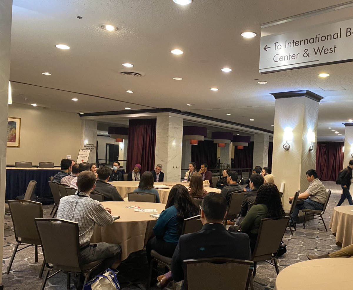 MdDeepti's tweet photo. Our future is bright! #ACIF discussion on #clinical Informatics job search #AMIA2022 https://t.co/8hMSnmbZCa