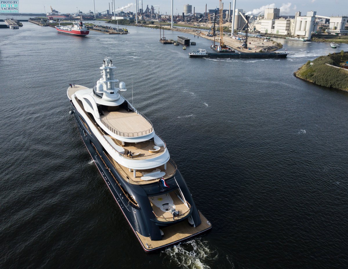 Dutchyachting's tweet photo. The 118m/ 387’2” Project 1010 in IJmuiden last month. Photos by @Dutchyachting.
#Project1010 #IJmuiden #Superyacht #Megayacht https://t.co/ZQgbURYgyh