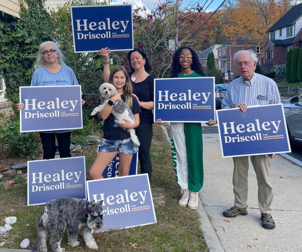 AnabelBoston's tweet image. This team was amazing this weekend making sure we are #GOTV for @maura_healey @MayorDriscoll #mapoli #bospoli #TeamHealey #TeamDriscoll