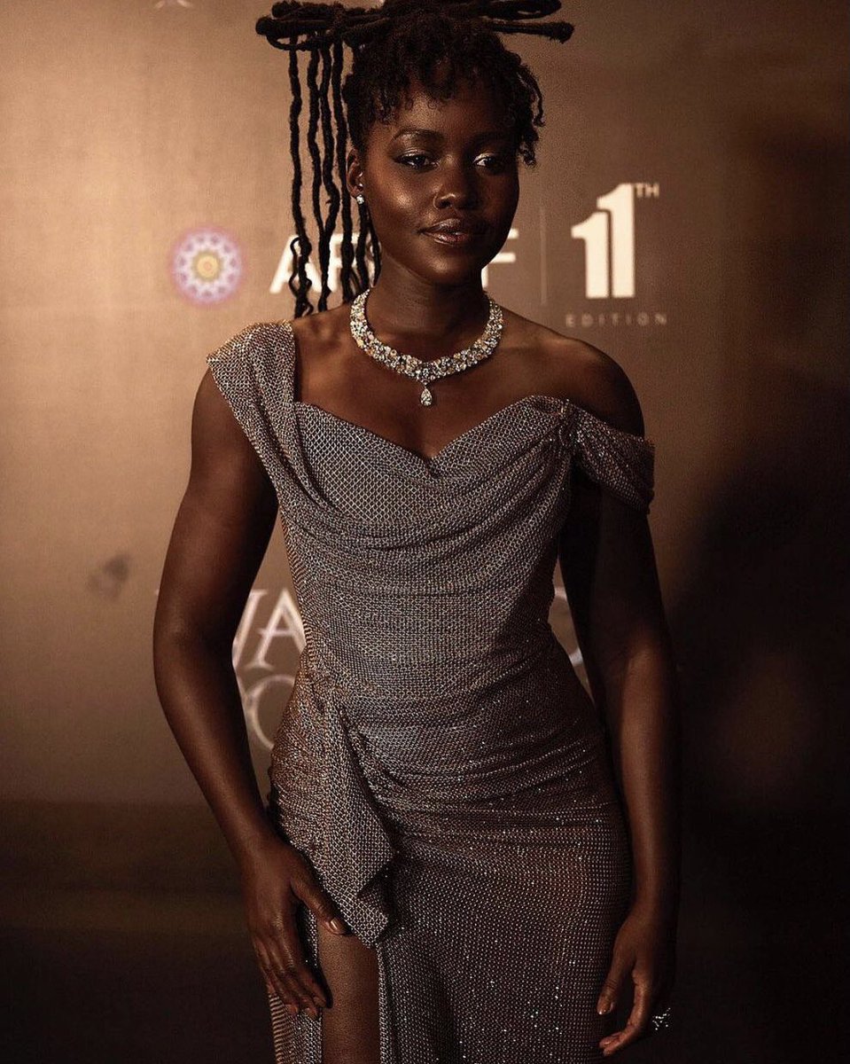 saintdoII's tweet photo. this custom made vivienne westwood dress lupita nyong’o wore to a wakanda forever premiere last night https://t.co/IpvvPNUoIY