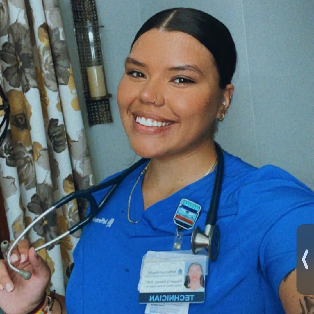 DrexelCNHP's tweet photo. #HealthProfessionsWeek student feature: Raquel Ramos, BS health sciences '22 

“Many underserved populations come through the ER, and we need people who can translate, people who care, people who can assist patients in high stakes situations.” Read more: https://t.co/2qRf94BEWM https://t.co/7uRsVRXXgu