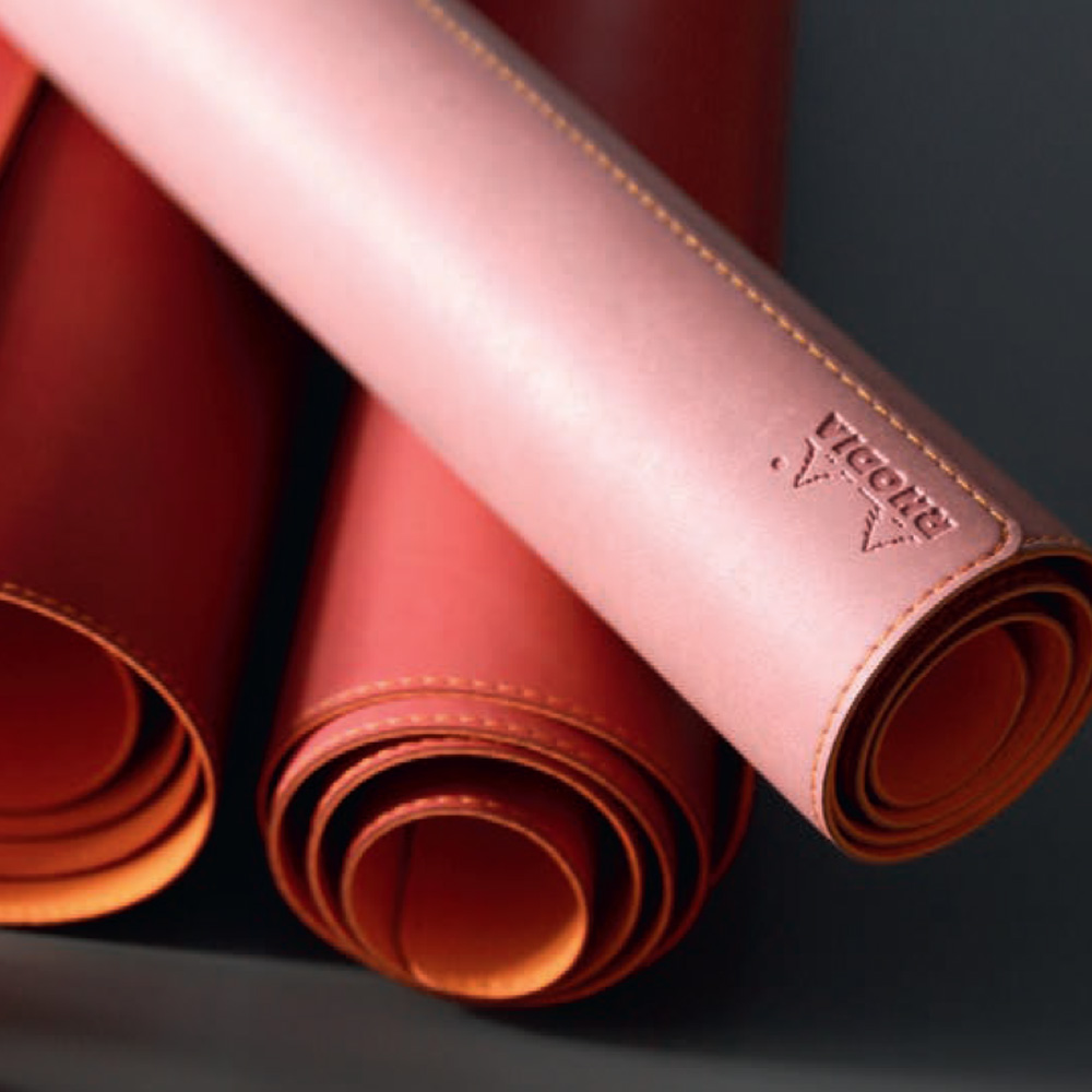 Choose from 16 different colours with the new Italian leatherette soft desk mats. Each one features saddle stitching around the outside.

Each mat can be rolled up for easy storage and transport.

Choose from a selection of 16 colours.