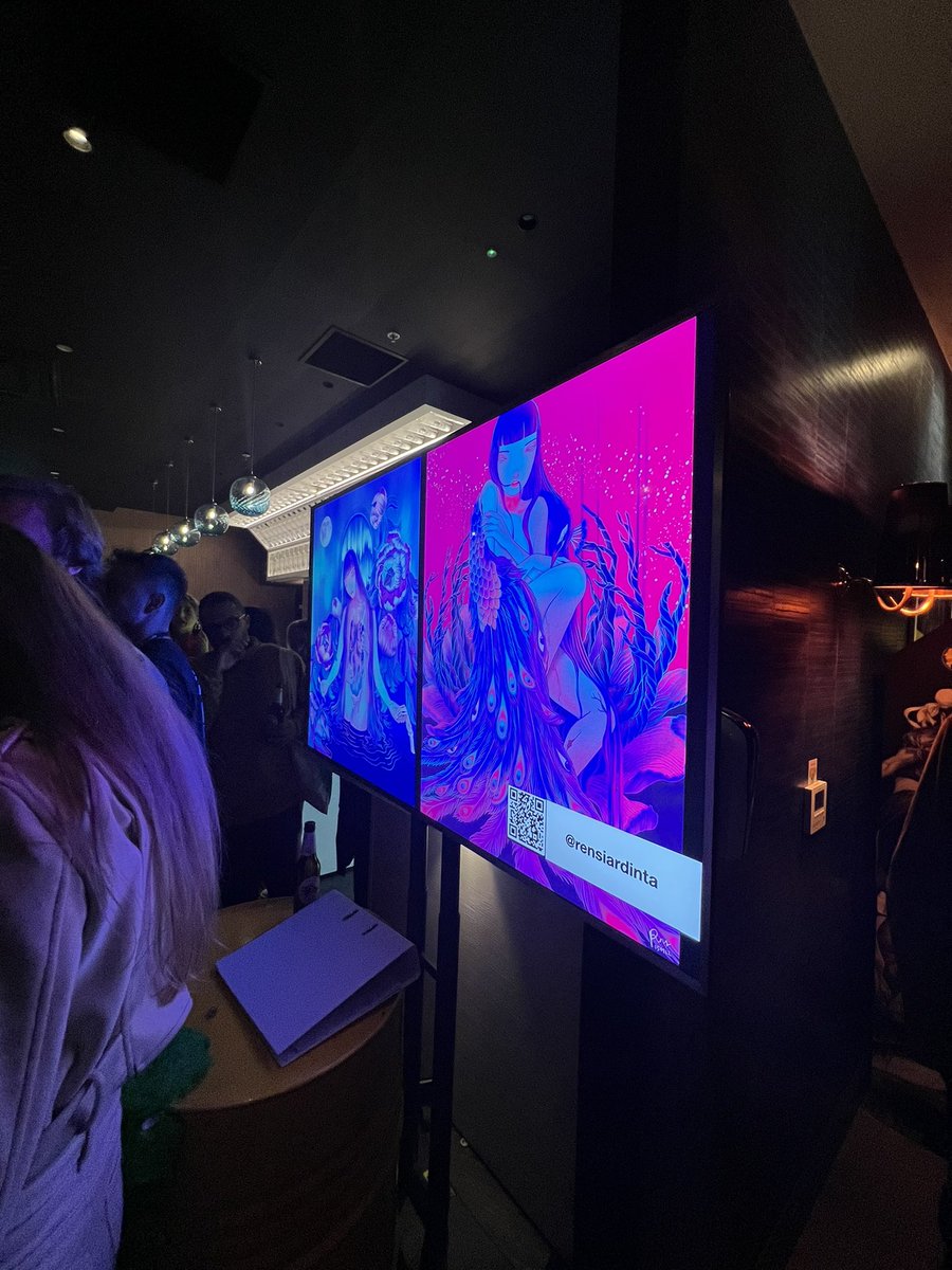 rensiardinta's tweet photo. Gm🌸
Two of my pieces, "Saint of Bravery" &amp; "Flawless"are currently showcased at @arcadeapes in London. 

Massive thanks to @AdamRattigan for this wonderful opportunity and for this documentation pics🤍
Hope you all have a nice Monday, friends! https://t.co/ilzwUwOL83
