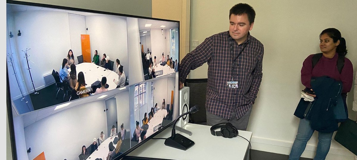 EDHEC_BSchool's tweet photo. #EDHECMaster Students in the MSc in Marketing Analytics recently visited the Sigma Lab. The Sigma Lab's state-of-the-art equipment enables students and professors to conduct experiments and run focus groups. https://t.co/3sxfmdZEvl https://t.co/4YdSEew0pU