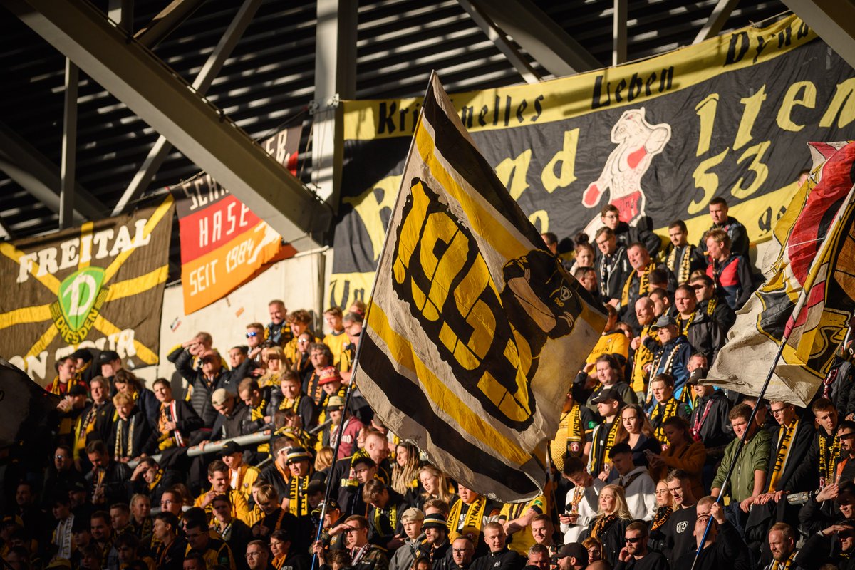 DynamoDresden's tweet photo. Morgen steht das Auswärtsspiel beim @SVWW_official an. ⚽ Alles, was Dynamo-Fans für die Partie in Wiesbaden wissen müssen, gibt's nun wie gewohnt kompakt zusammengefasst in der #Faninfo. 👉🏼 https://t.co/3Cz5TNkJDV #WIESGD #sgd1953 https://t.co/ByCNMI5ElT