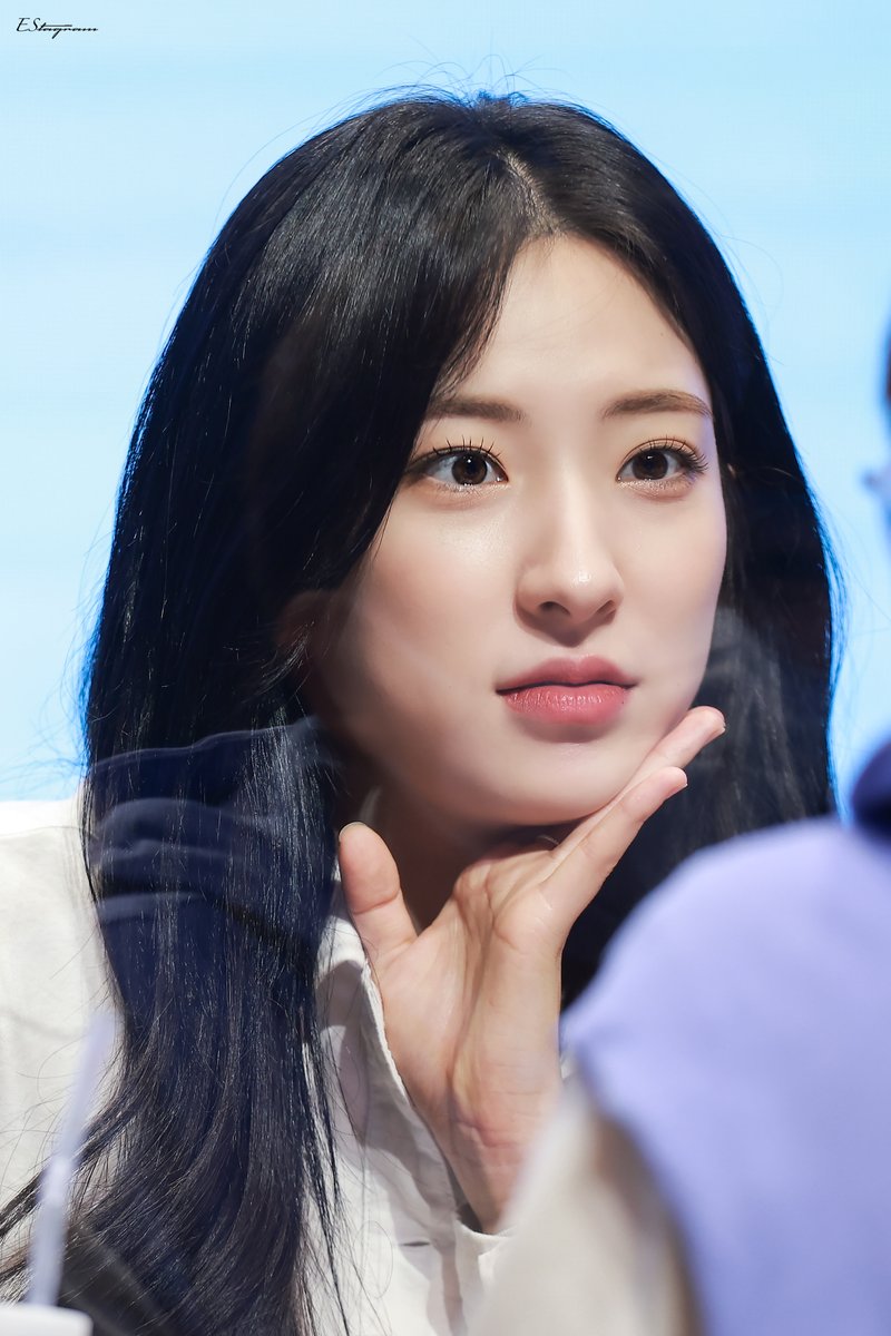 EStagram527's tweet photo. 220816 팬사인회 HQ

진지한 눈💙

#우주소녀 #은서 #손주연 #WJSN #EUNSEO
@WJSN_Cosmic https://t.co/jOxV1tqCeO