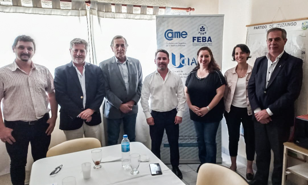 Ituzaingó, Provincia de Buenos Aires: reunión para impulsar el Centro Comercial Abierto local con el apoyo de <a href="/redcame/">CAME</a> y <a href="/FebaOk/">➡️ Federación Económica Buenos Aires</a>. Participaron <a href="/carlosmcappe/">Carlos Mario Cappelletti</a>; el presidente de UCIADI, Carlos Eraldo; el Jefe de Gabinete Municipal, Pablo Descalzo; otros funcionarios y <a href="/OAntonione/">Oscar Antonione</a>.