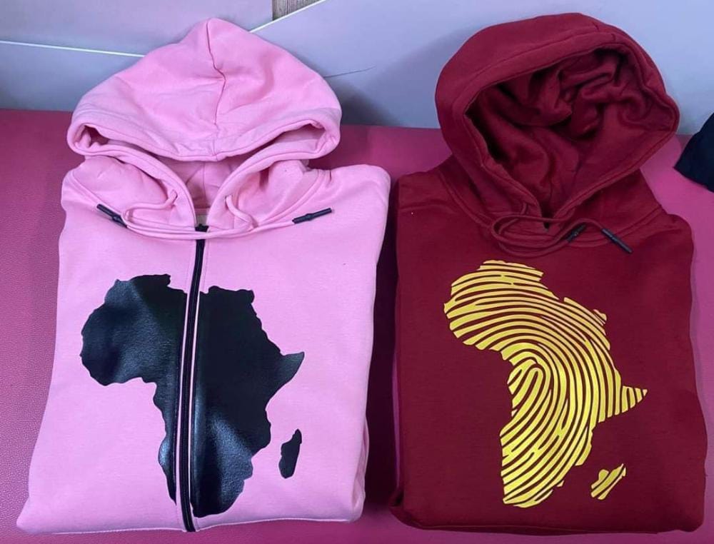 yangkebulkprint's tweet photo. Custom hoodies #hoodies#Nairobi#Bondo#Pilots https://t.co/qkcPHKlL63