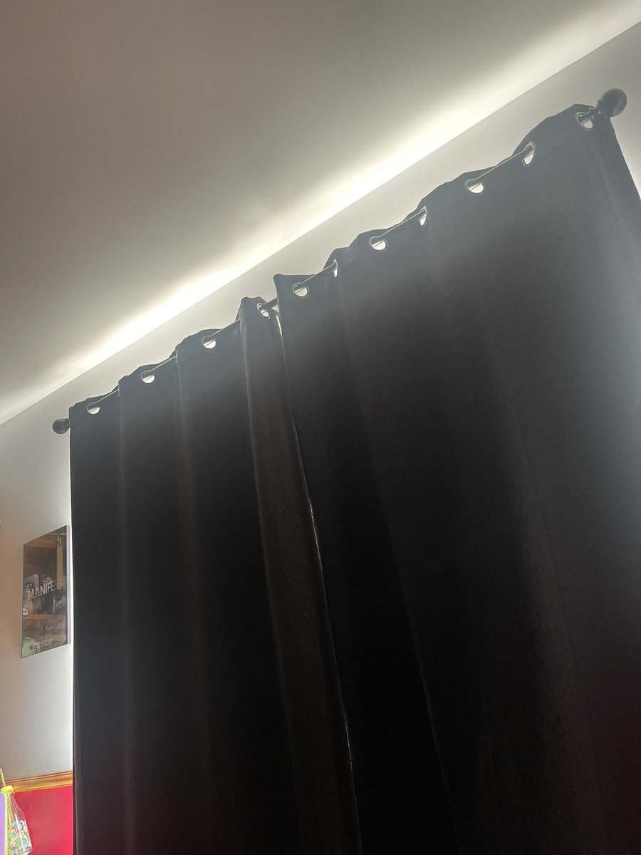 Manifesters_'s tweet image. If y’all ever wonder if black out curtains work… they don’t. #nightshiftlife