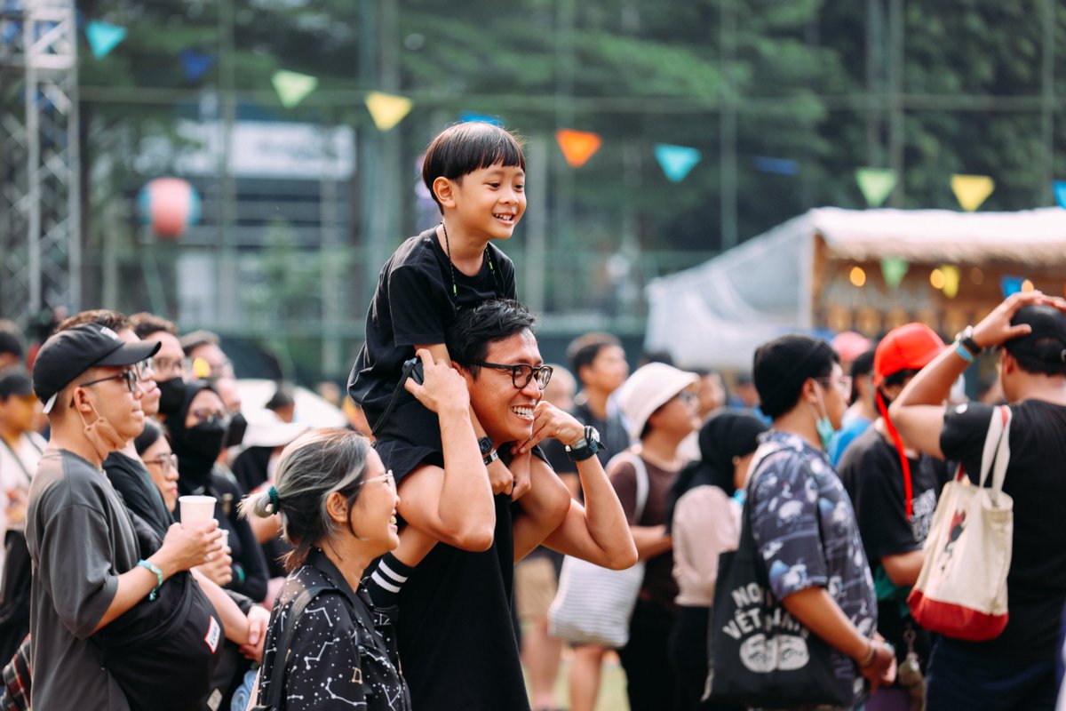 kolonigigs_'s tweet image. Siapa yang di sini cita-cita pen niqah, lalu punya anak, lalu diajak ke @joylandfest bersama keluarga kecilmu ? ☝️☝️☝️