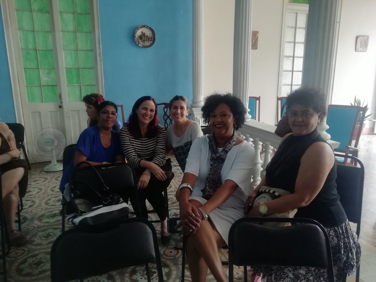 Intercambio de juezas, profesionales del sector jurídico, de la salud, la universidad, con la dirección de la <a href="/FMC/">Faith Chiang</a> en Cienfuegos, trabajadores, cuadros, colaboradores de la organización y periodistas franceses sobre el funcionamiento, los conflictos familiares entre otros.
