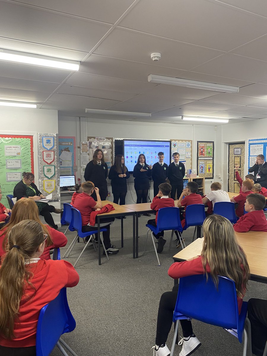 PYD Student Voice (@pydstudentvoice) on Twitter photo Members of our Senior Student Parliament visited <a href="/GwaunfarrenSch/">Gwaunfarren Primary</a> to speak to Year 6 pupils regarding their transition to Year 7. We hope we have eased any worries or concerns they had about the next chapter in their lives. Thank you for having us 😊<a href="/1Penydre/">Pen y Dre High School</a> Members of our Senior Student Parliament visited <a href="/GwaunfarrenSch/">Gwaunfarren Primary</a> to speak to Year 6 pupils regarding their transition to Year 7. We hope we have eased any worries or concerns they had about the next chapter in their lives. Thank you for having us 😊<a href="/1Penydre/">Pen y Dre High School</a>