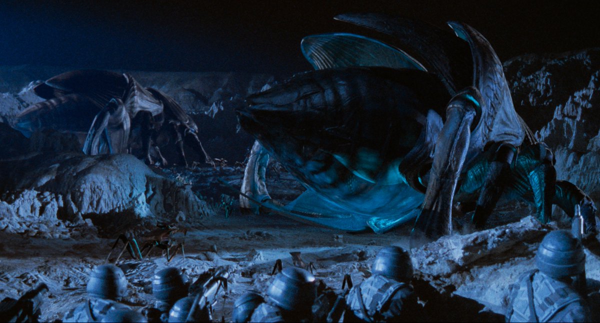 aresluoga's tweet photo. 25 years ago today, the epic sci-fi action film, #StarshipTroopers, directed by #PaulVerhoeven, written by #EdNeumeier based on the novel by #RobertAHeinlein, and starring #CasperVanDien, #DinaMeyer, #DeniseRichards, #NeilPatrickHarris, and #MichaelIronside, opened in US cinemas. https://t.co/RkJpjAb5Az