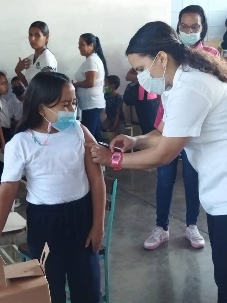 RoxanaC71634289's tweet photo. #07DeNov #VenezuelaHumanista #AraguaEsEducación Municipio San Sebastián.
Reporte Educativo: se realiza actividad pedagógica , recreativo y jornada de salud en las Escuelas @NicolasMaduro @MPPEDUCACION @leoalvacabrera @_LaAvanzadora https://t.co/j458sYOiy1