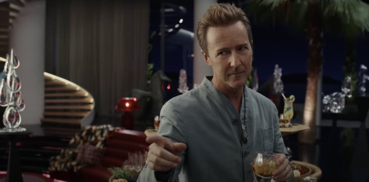 DiscussingFilm on Twitter "Edward Norton as Miles Bron in ‘GLASS ONION A KNIVES OUT MYSTERY’."