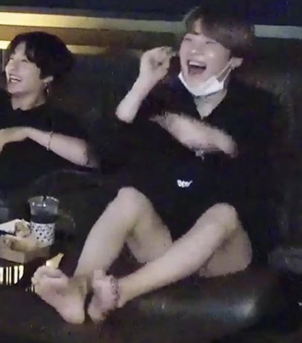 눈을 어디다 둬야 할지 모르겠어요
