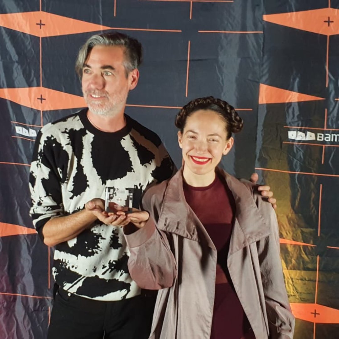 ujitimebeing's tweet photo. TIMEBEING recibio el premio mejor #videoclip formato largo por @BAMVFest 💎
Gracias a @JazminCalcarami por creer en el proyecto y co-crear esta belleza. y gracias a todo el equipo que participo, esto es un trabajo colectivo 👏🏽 #TIMEBEING https://t.co/po3IMgtP7B