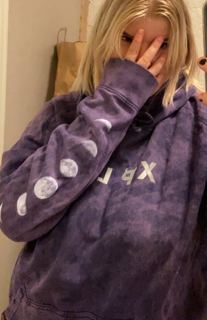 astrbast's tweet photo. got my hellweek merch !! i LOVE it!! #xplr #HELLWEEK22 #samandcolby #xplrmerch https://t.co/eL8ucmuUw4