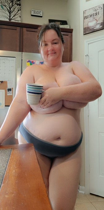 May your coffee be strong and your Monday be as awesome as my huge tits!! https://t.co/MD2c27tXhz
