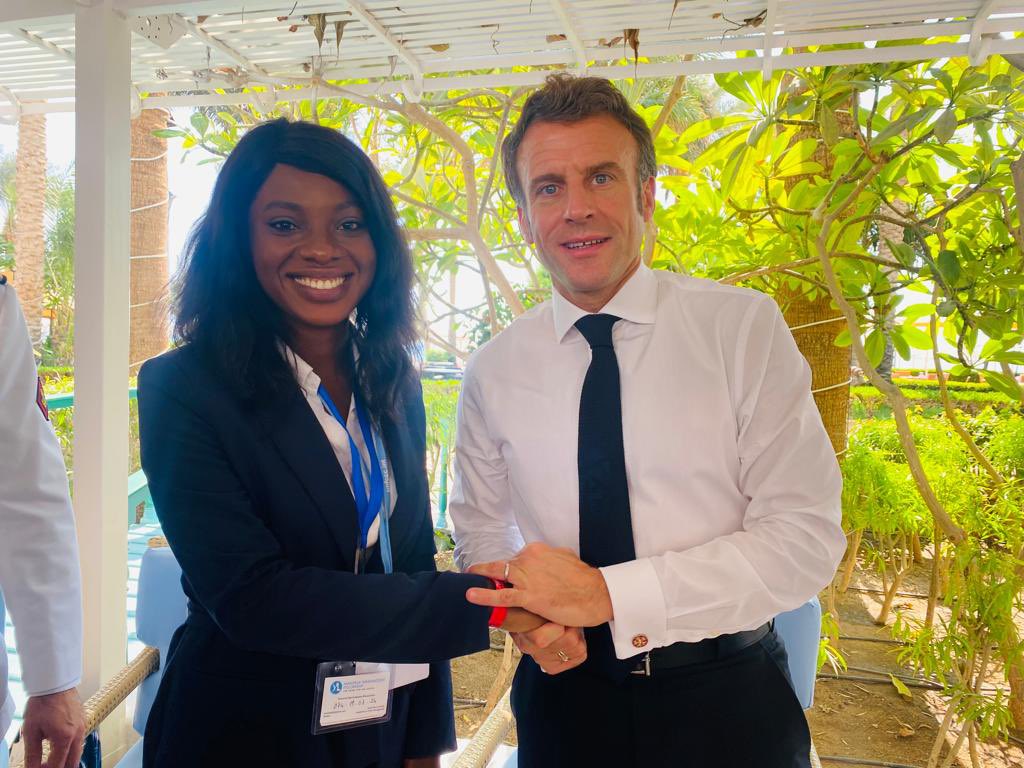 TBoussamba's tweet photo. Échanges riches avec le Président @EmmanuelMacron le #changement #climatique est une réalité et nos systèmes #alimentaires sont encore plus fragiles, les grands #pollueurs doivent prendre leurs responsabilités, la mise en œuvre ne se fera que si les #engagements sont tenus. https://t.co/yxcca6DOoH
