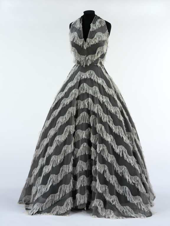 Couture humbug vibes in this #Frockingfabulous creation by Jacques Griffe. #fashionhistory of c.1951 via the V&amp;A.