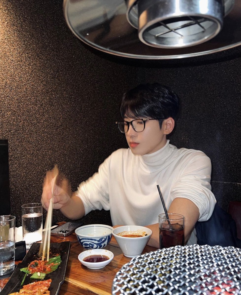 전원우 + 뿔테 + 목폴라 = 극락... ♡ 
과제 하다가 갑자기 힘이 솟음
나의 아기 자양강장제...♡