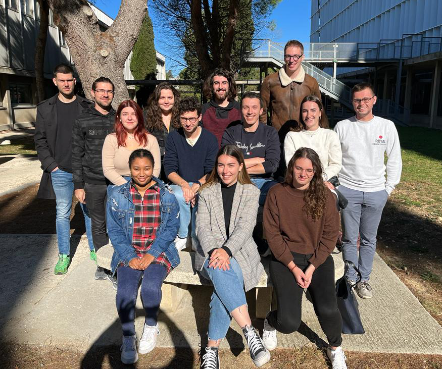 New year, new congress and new team ! We are happy to introduce to you the promotion « Françoise Barré-Sinoussi » of the M2 MIF.
More details about the congress will be available soon.
#Congress #Microbiology #MicrobiologyAndMolecularGenetics #Marseille