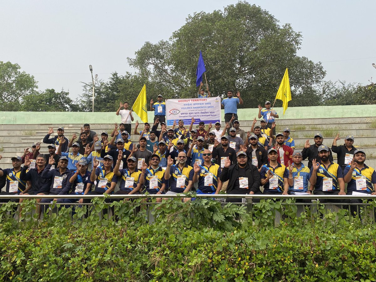 BPCL_Meerut's tweet photo. “Corruption is Doomed when Honesty Blooms”- Slogan echoed when more than 75 participants ran a Mini Marathon on Nov 5th at Ghaziabad City Forest in presence of GM Vigilance North Sh. Sunil Sehgal, DGM Vigilance Sh. Rajesh Shegokar and Meerut Team.
#VAW22BPCL @CVOBPCL @CVCIndia https://t.co/bHb3t7bBUe