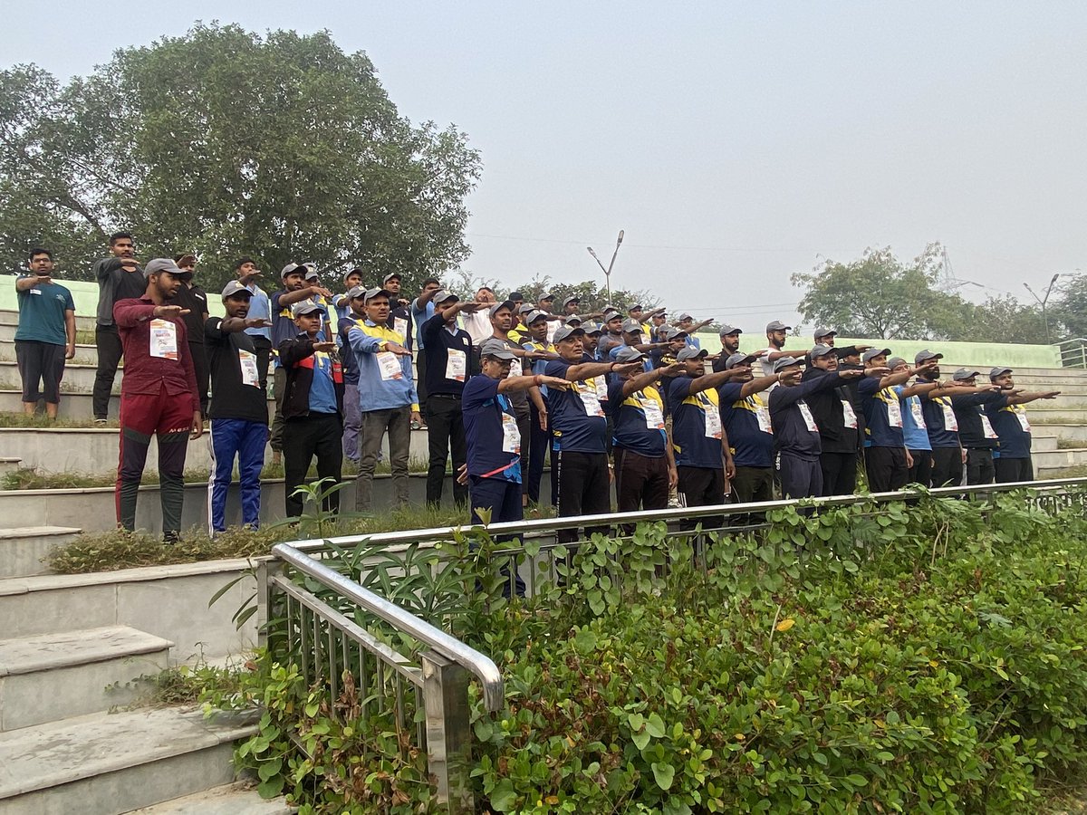 BPCL_Meerut's tweet photo. “Corruption is Doomed when Honesty Blooms”- Slogan echoed when more than 75 participants ran a Mini Marathon on Nov 5th at Ghaziabad City Forest in presence of GM Vigilance North Sh. Sunil Sehgal, DGM Vigilance Sh. Rajesh Shegokar and Meerut Team.
#VAW22BPCL @CVOBPCL @CVCIndia https://t.co/bHb3t7bBUe